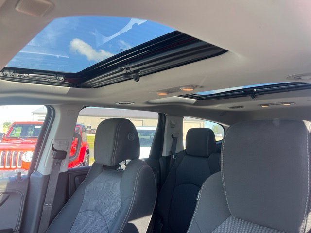 Used 2016 Siren Red Tintcoat Chevrolet LT image 12
