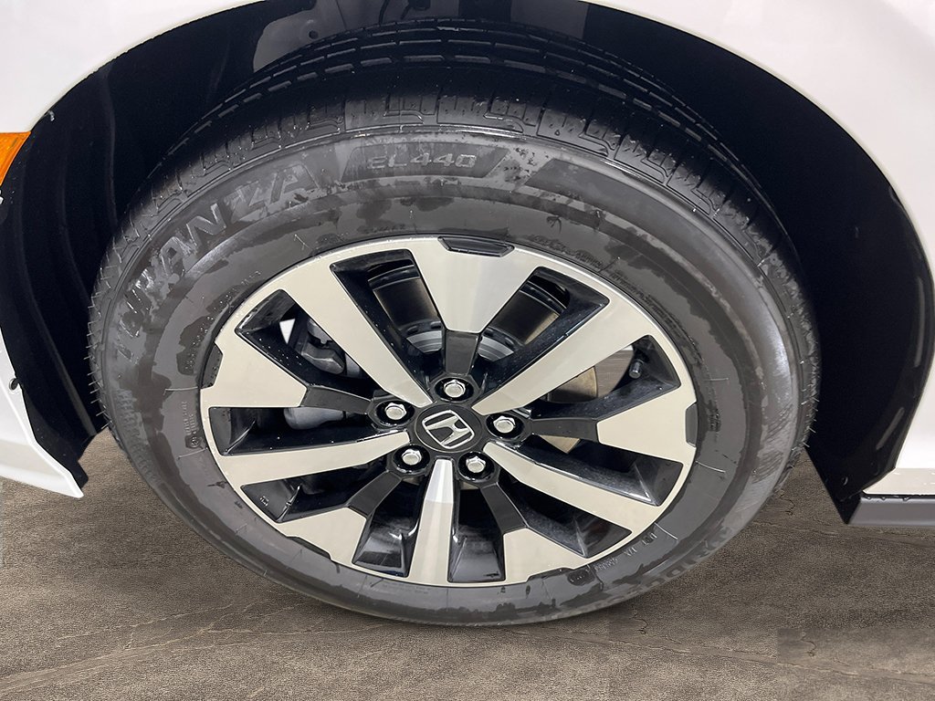 2026 Honda Odyssey EX-L - Photo 12