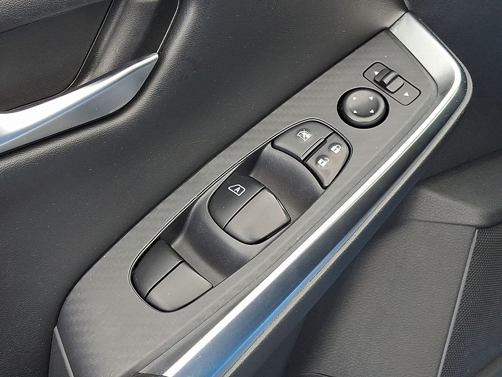Used 2022 Blue Nissan SR image 14