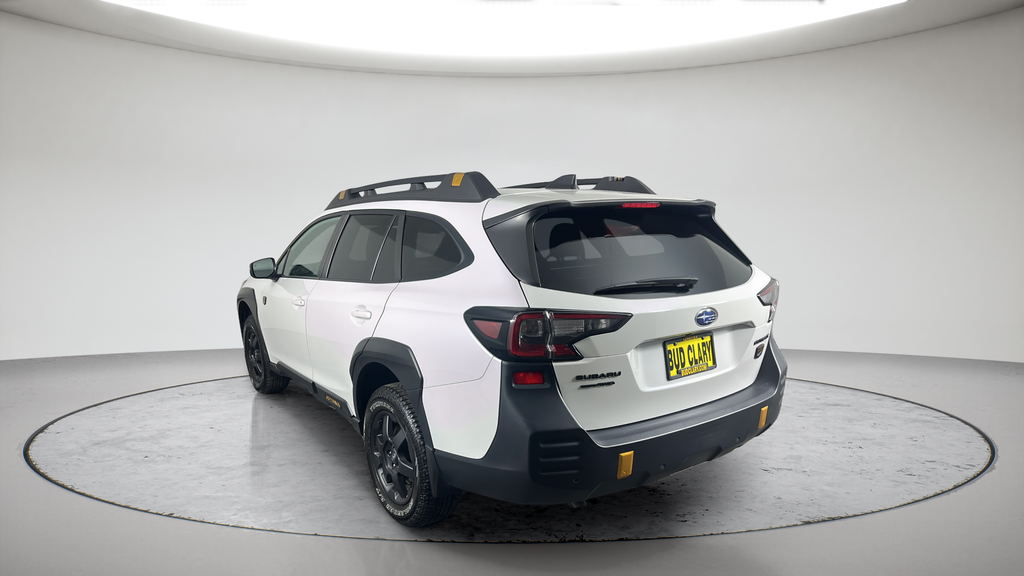 Used 2025 Crystal White Pearl Subaru Wilderness image 10