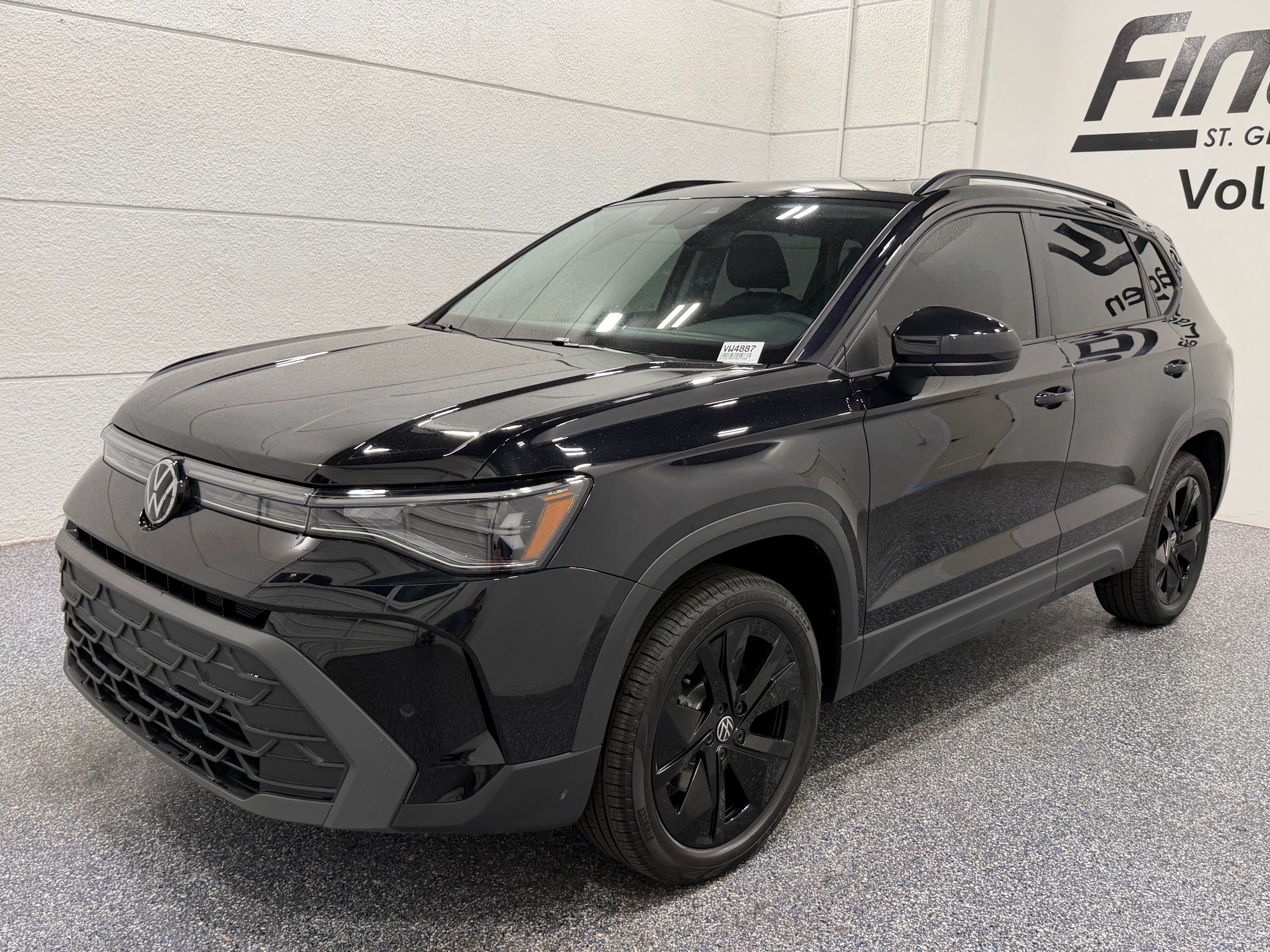 2026 Volkswagen Taos SE Black
