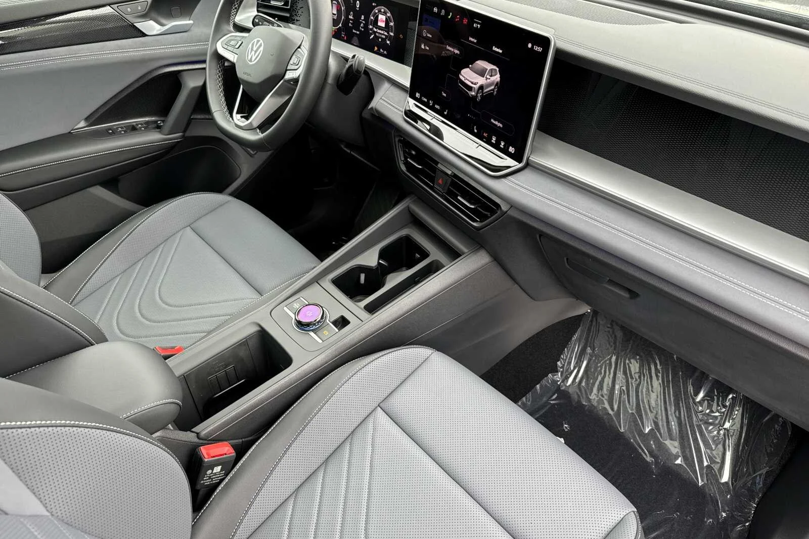 2026 Volkswagen Tiguan SE - Photo 16