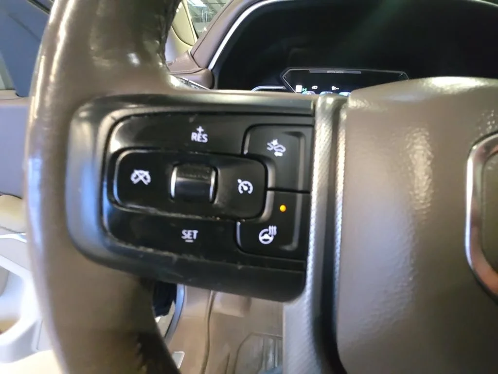 2021 GMC Yukon Denali - Photo 26