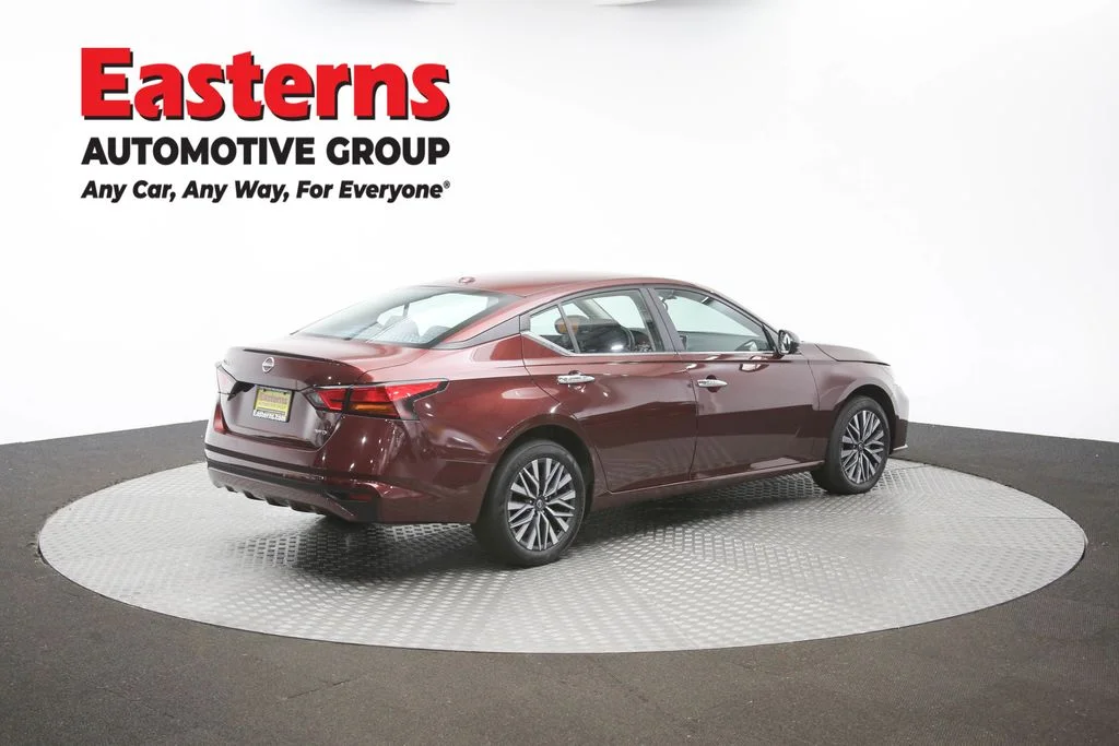 Used 2025 Red Nissan 2.5 SV image 37