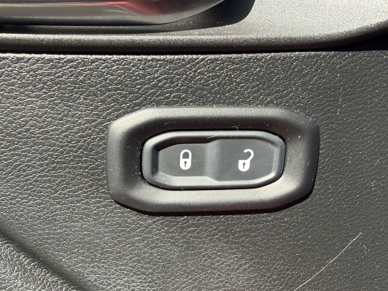 Used 2021 Granite Crystal Metallic Clearcoat Jeep Unlimited Sport S image 6