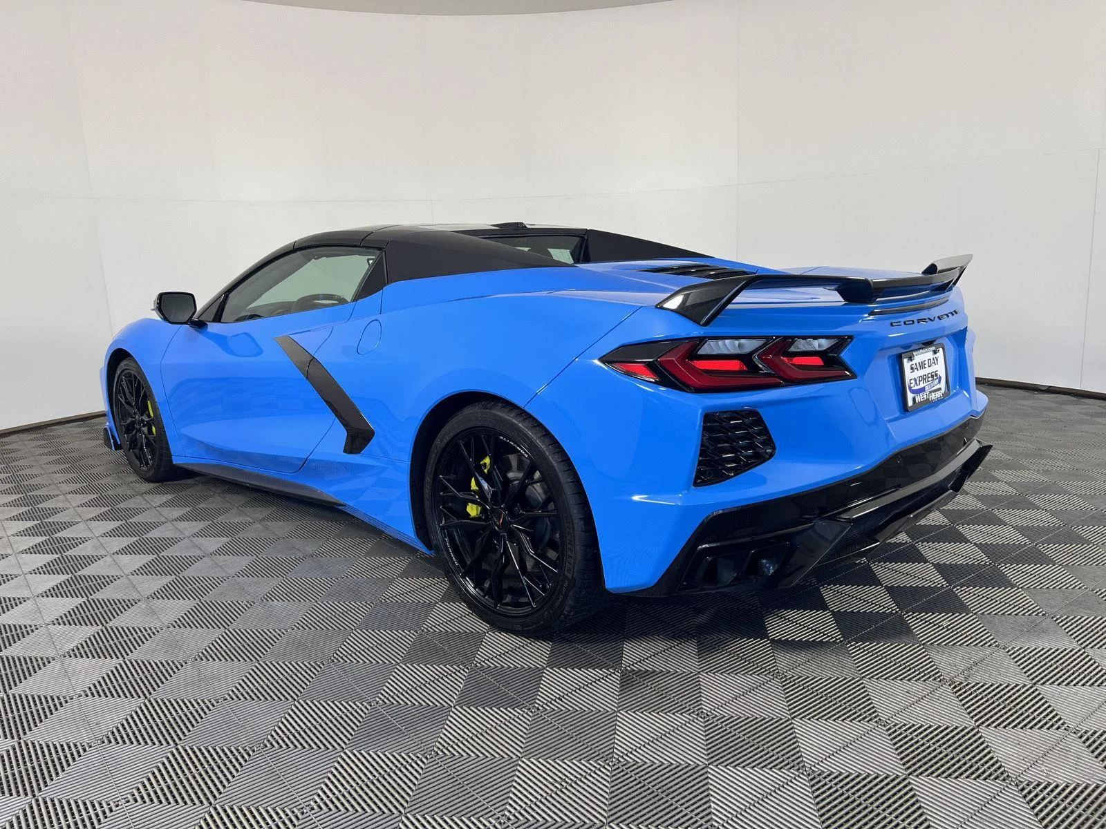 Used 2023 Rapid Blue Chevrolet 3LT image 27
