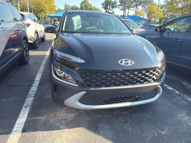 Used 2023 Abyss Black Hyundai SEL image 2