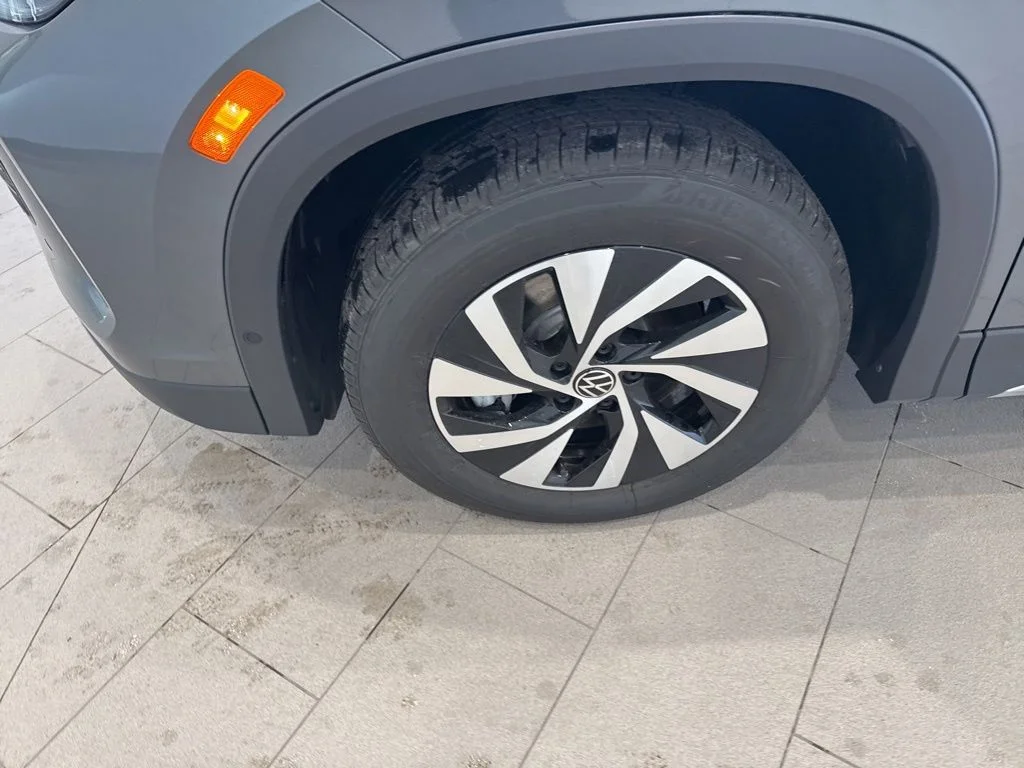 2026 Volkswagen Tiguan SE - Photo 9