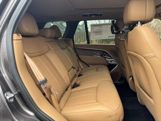 New 2026 Charente Grey Land Rover SE image 17