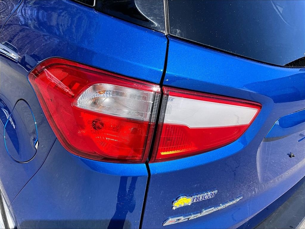Used 2022 Lightning Blue Metallic Ford SE image 33
