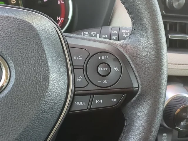 Certified Used 2023  Toyota XLE Premium image 30
