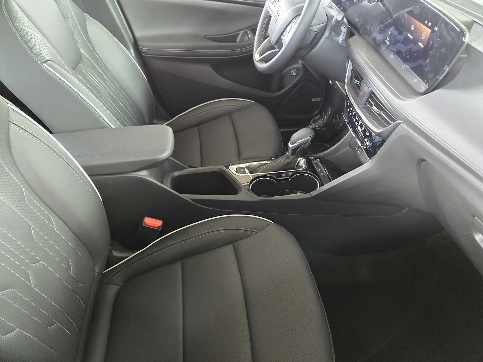 New 2026 Ebony Twilight Metallic Buick Avenir image 9