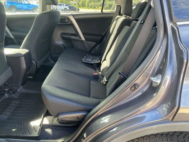 Used 2018 Gray Toyota LE image 10