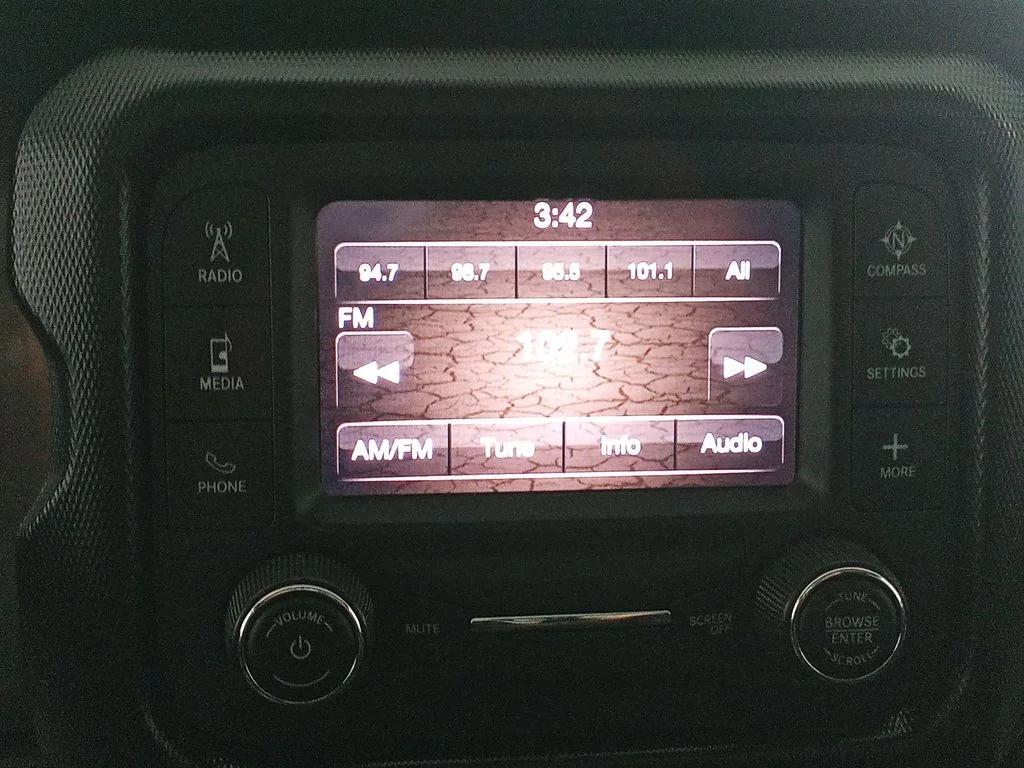 Used 2020 White Jeep Unlimited Sport S image 20
