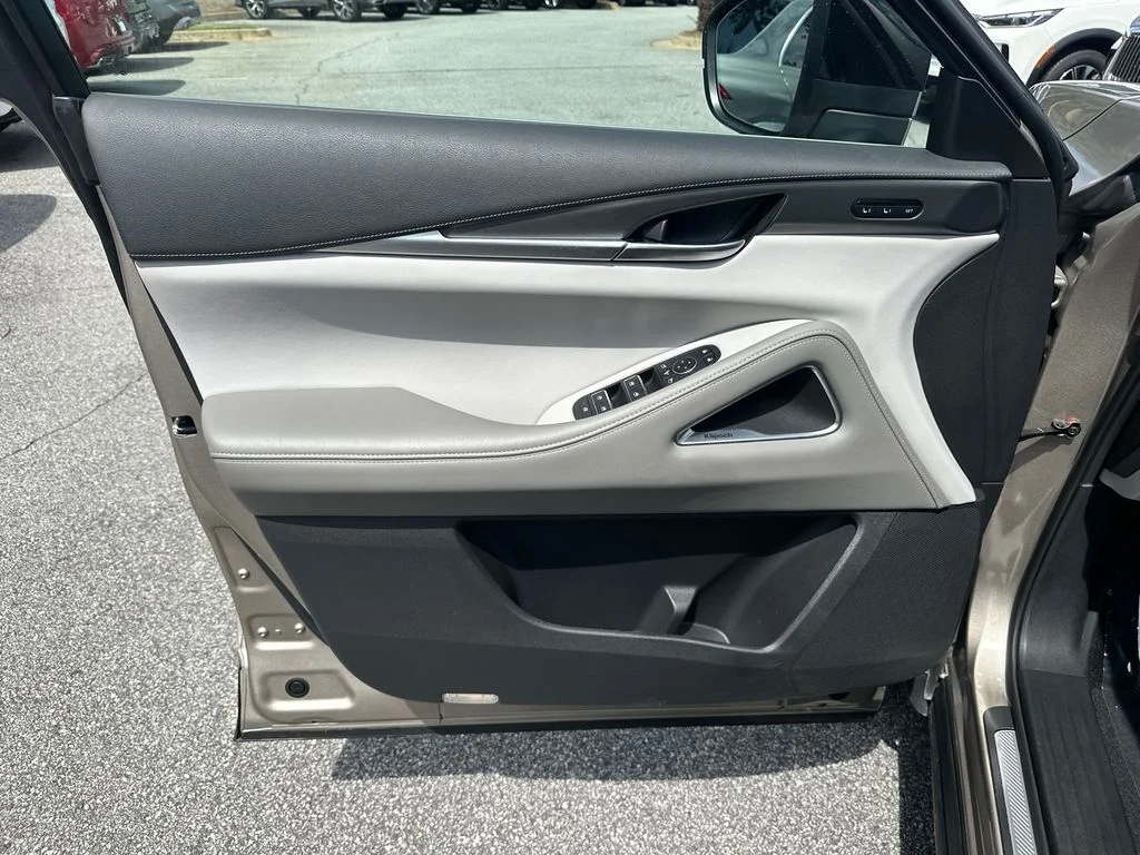 Used 2026 Silver INFINITI LUXE image 10