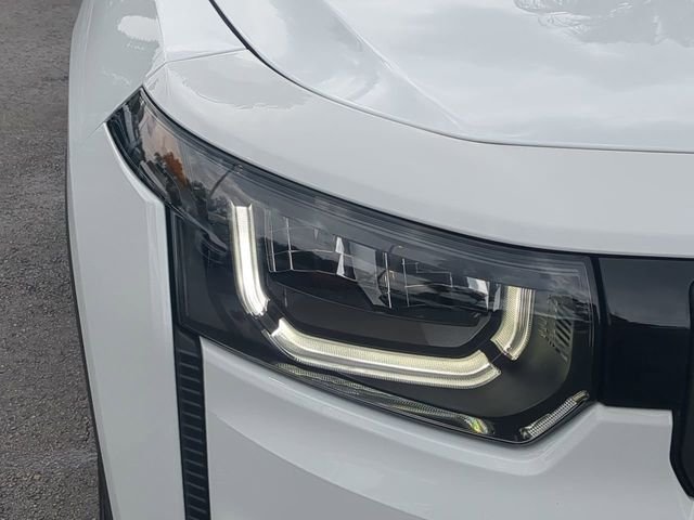New 2026 Bright White Clear-Coat Exterior Paint Jeep Limited image 10