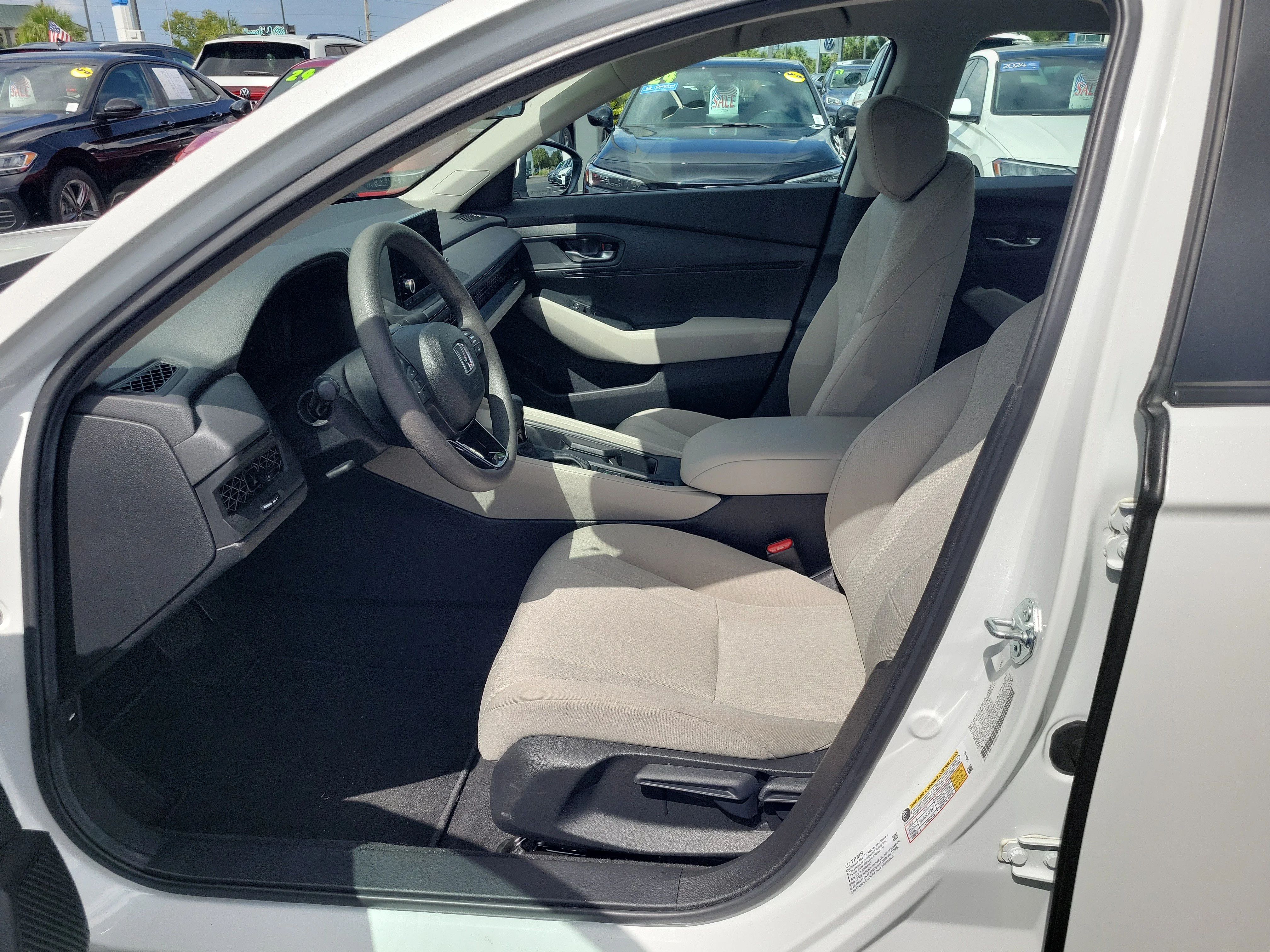 Certified Used 2025 Platinum White Pearl Honda LX image 14