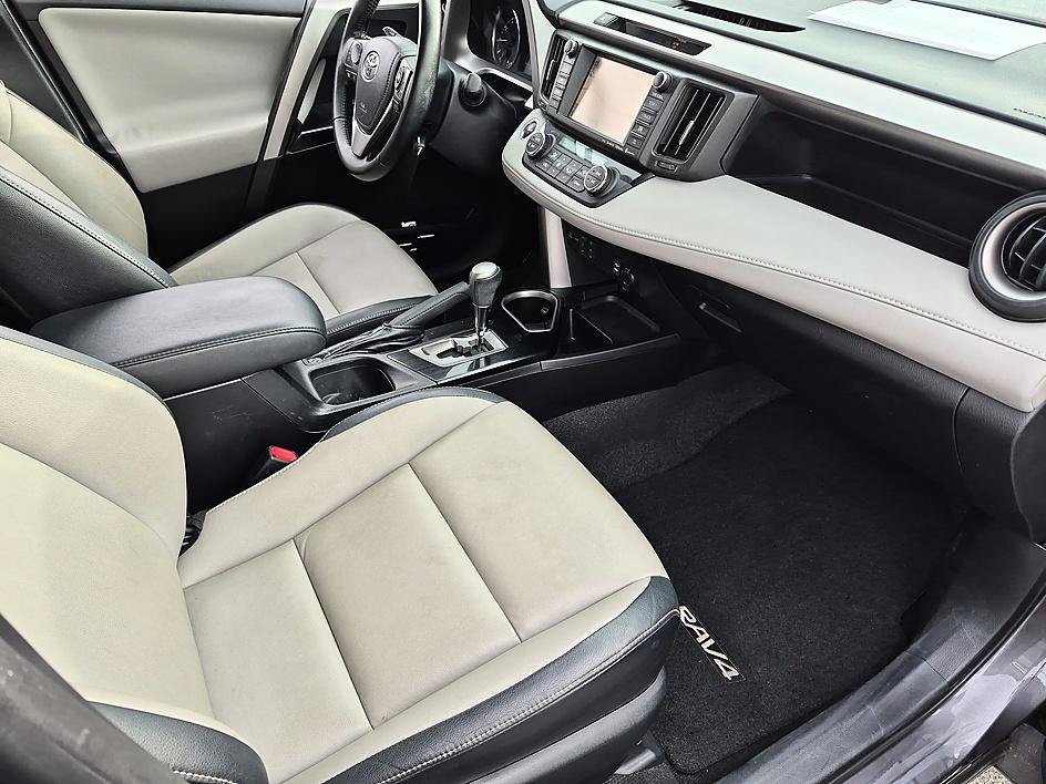 Used 2016 Magnetic Gray Metallic Toyota Limited image 35