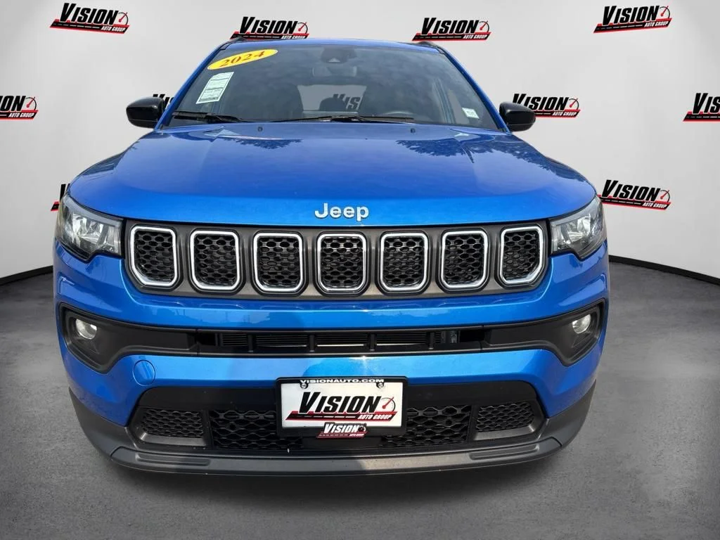 Used 2024 Blue Jeep Latitude image 2