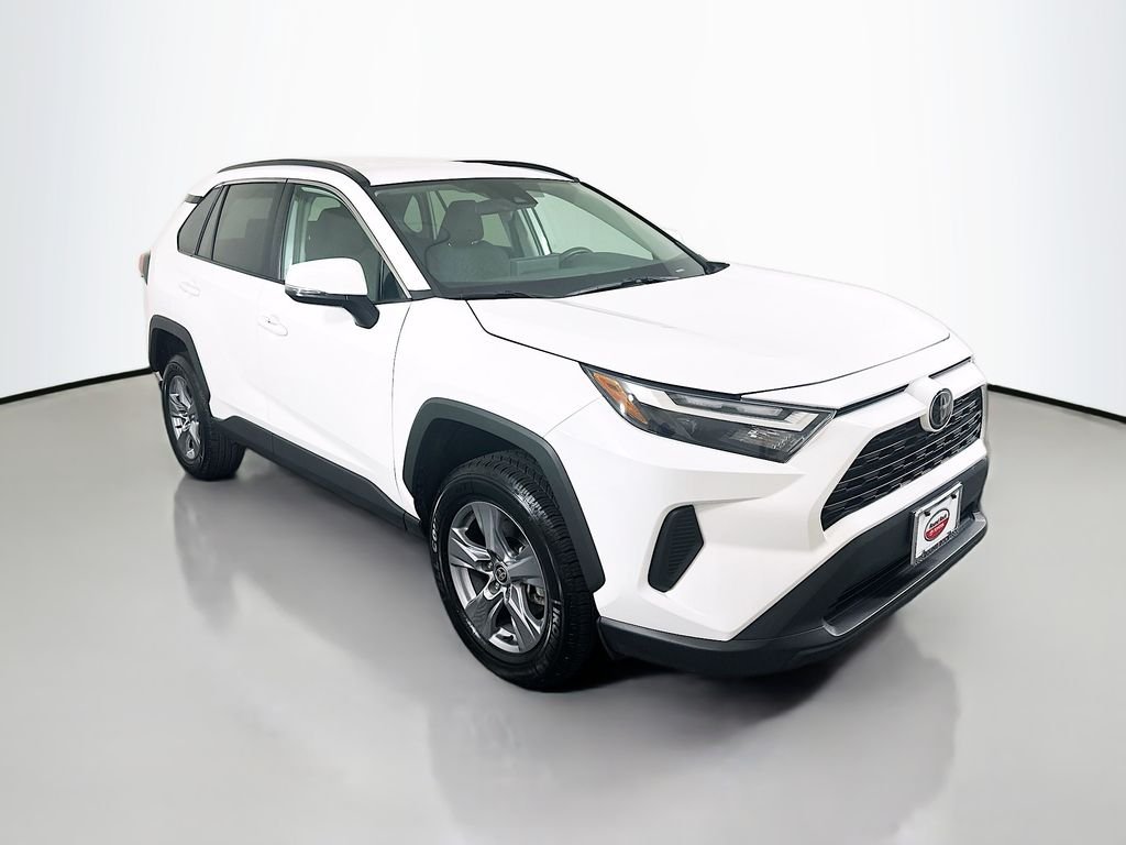 Used 2024 White Toyota XLE image 3