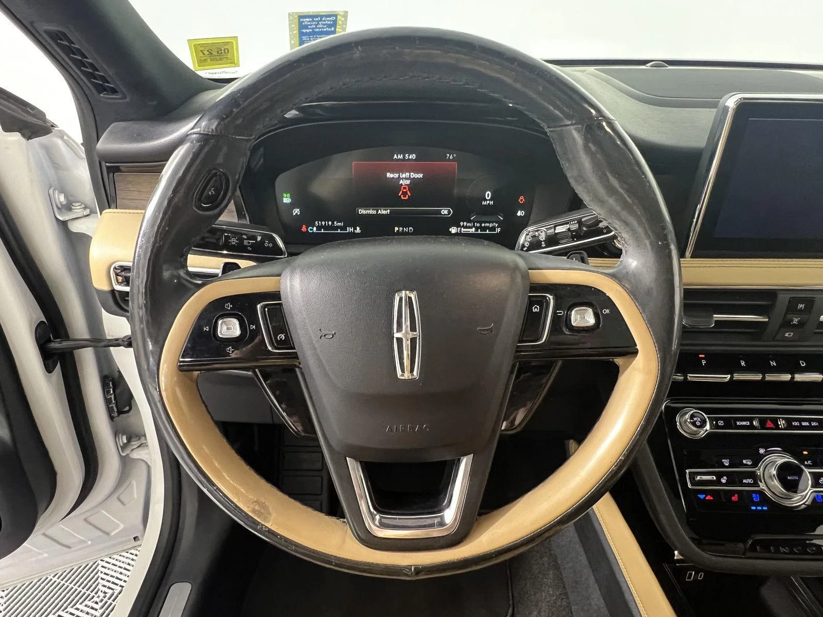 Used 2021 Pristine White Lincoln Reserve image 17