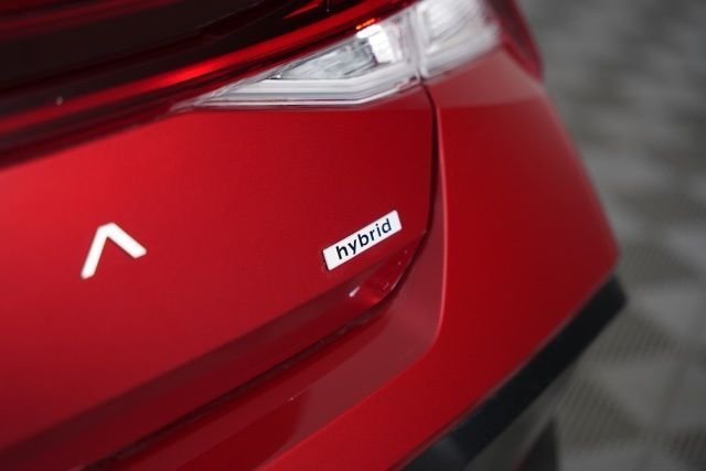 2025 Hyundai Elantra Limited - Photo 40