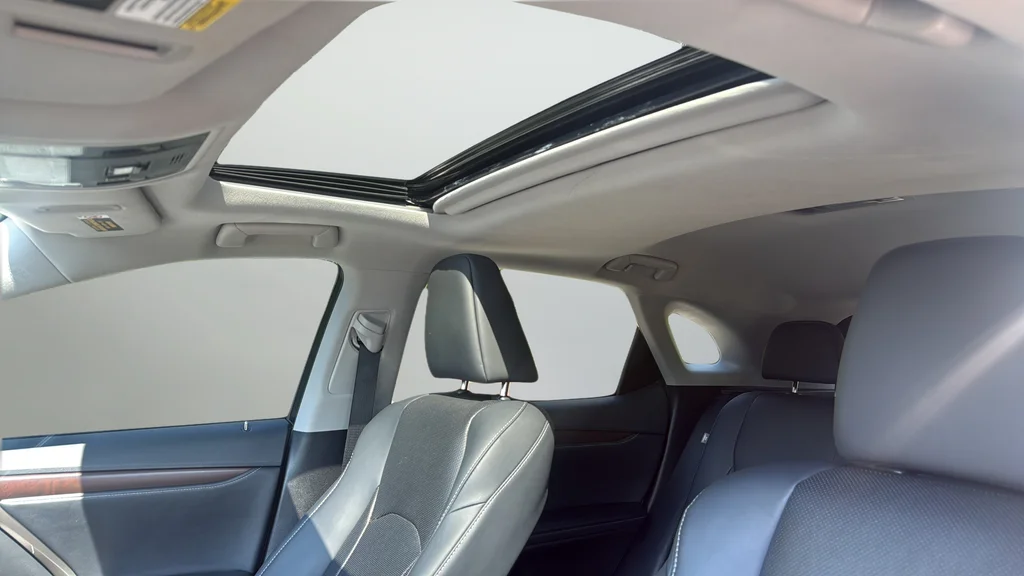 Used 2022 Black Lexus 350 image 18