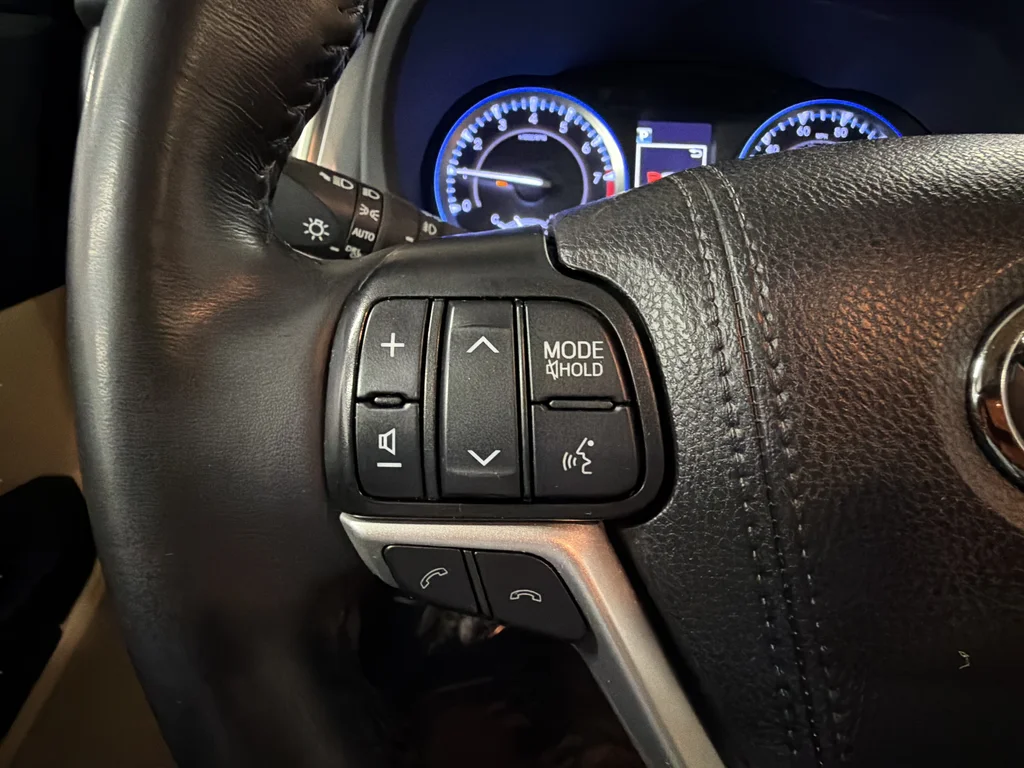 Used 2019 Red Toyota XLE image 15