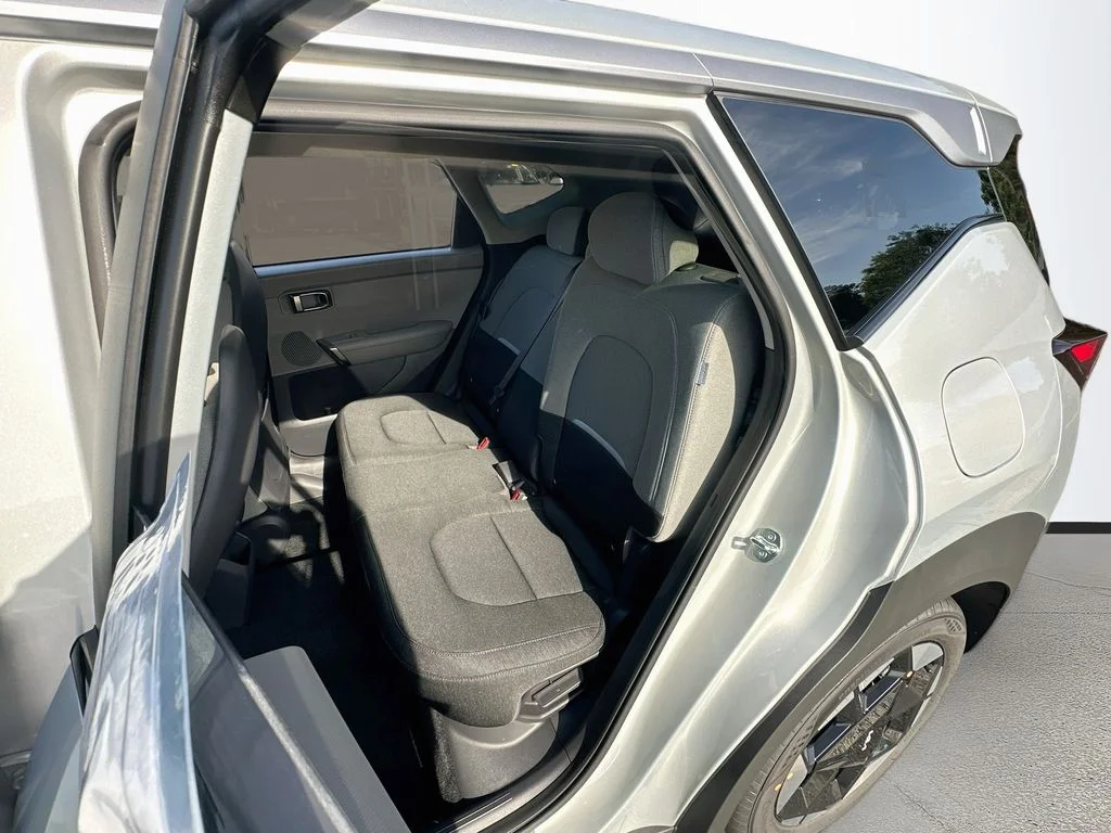 New 2027 Ivory Silver Kia S image 22
