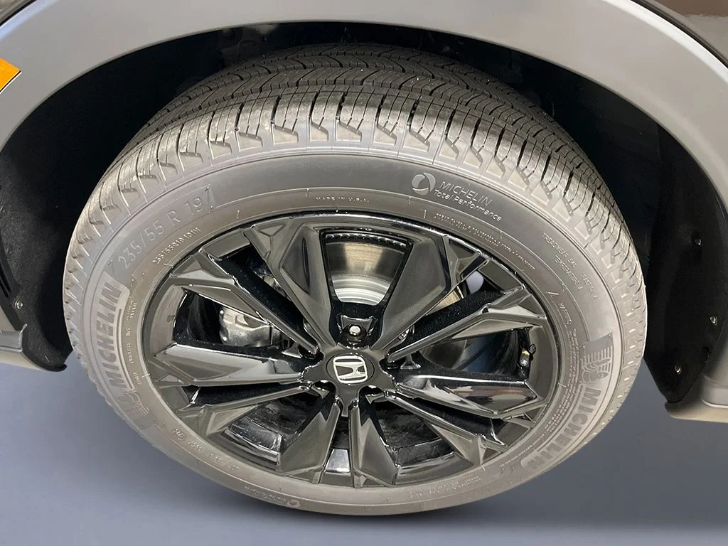 New 2026 Crystal Black Pearl Honda Touring image 11