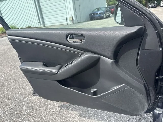 Used 2009 Gray Nissan 2.5 SL image 23