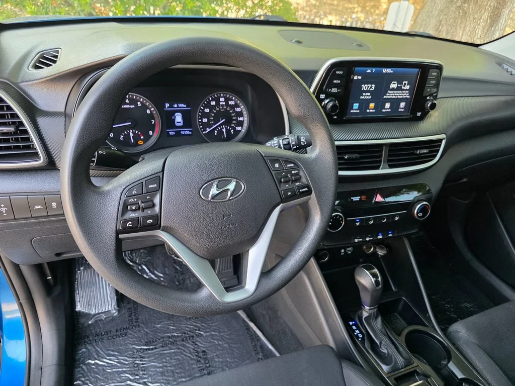 Used 2019 Blue Hyundai SE image 14