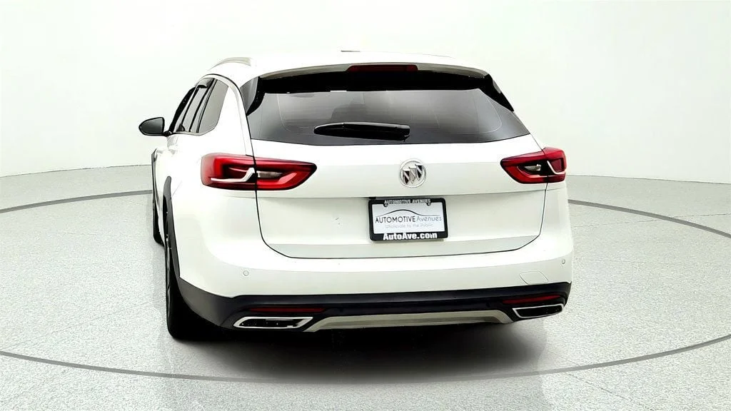 Used 2019 Summit White Buick 5dr Wagon Essence AWD image 6