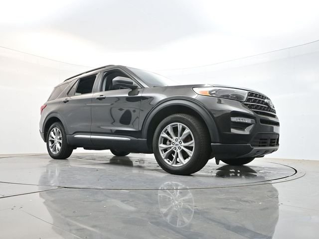 Used 2023 Black Metallic Ford XLT image 16