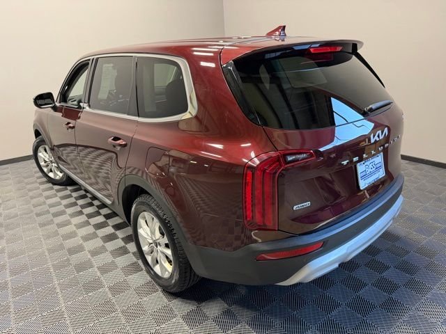 Used 2022 Sangria Red Kia LX image 9