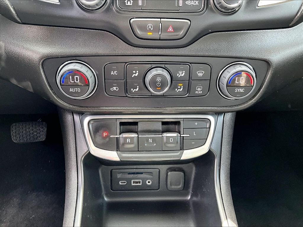 Used 2024 Downpour Metallic GMC SLT image 26