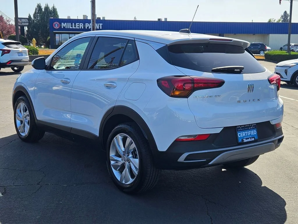 Used 2024 Summit White Buick Preferred image 4