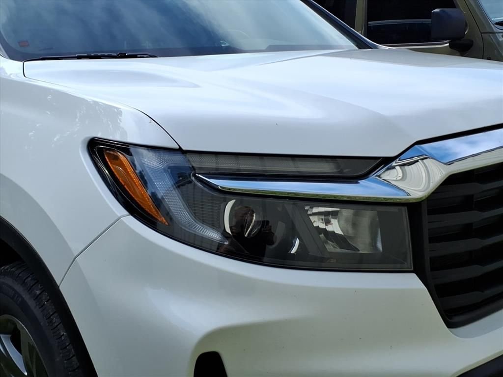 Used 2023 White Honda RTL image 23