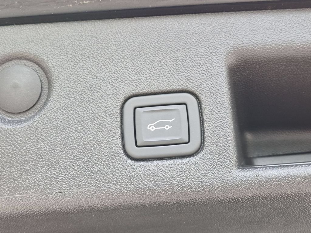 Used 2024 Black Chevrolet LT image 7