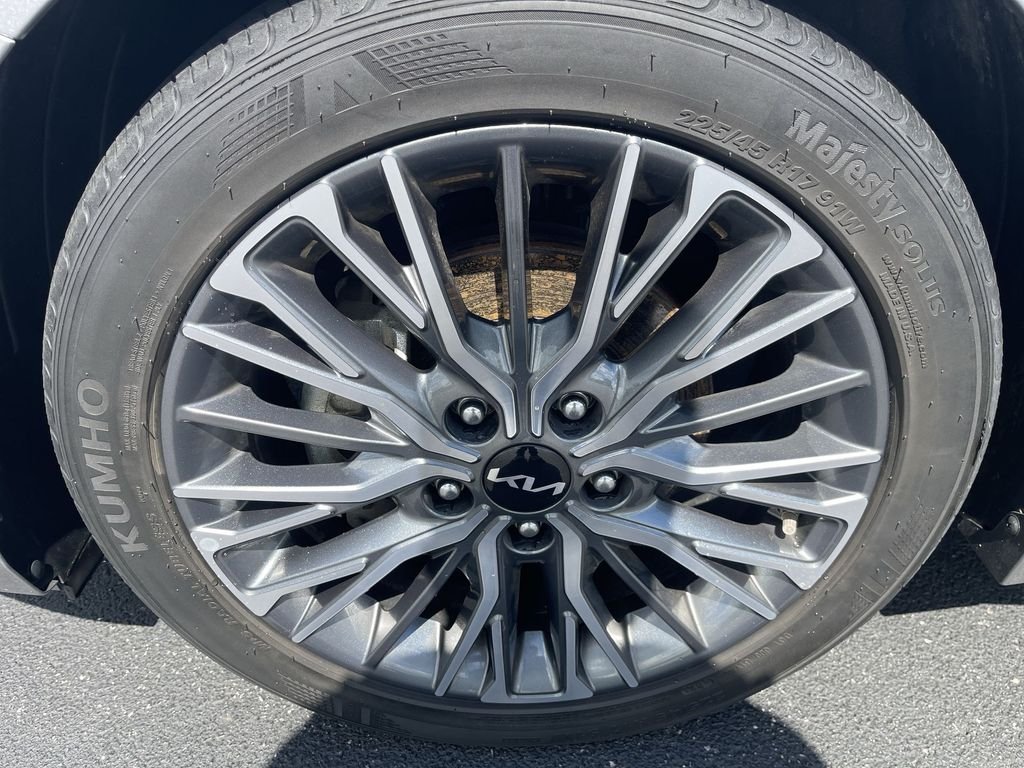 Certified Used 2022 Gray Kia GT-Line image 13