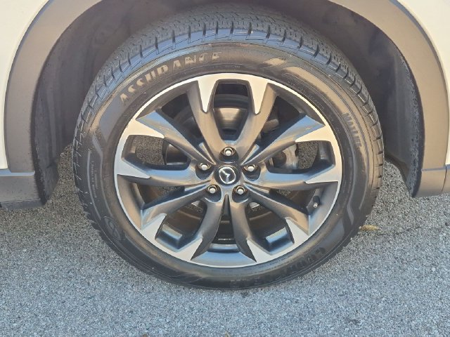 Used 2016 White Mazda Grand Touring image 9