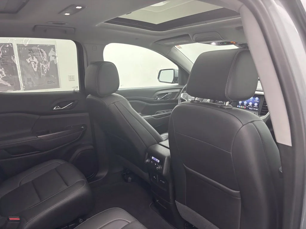 Used 2023 Silver GMC SLT image 43