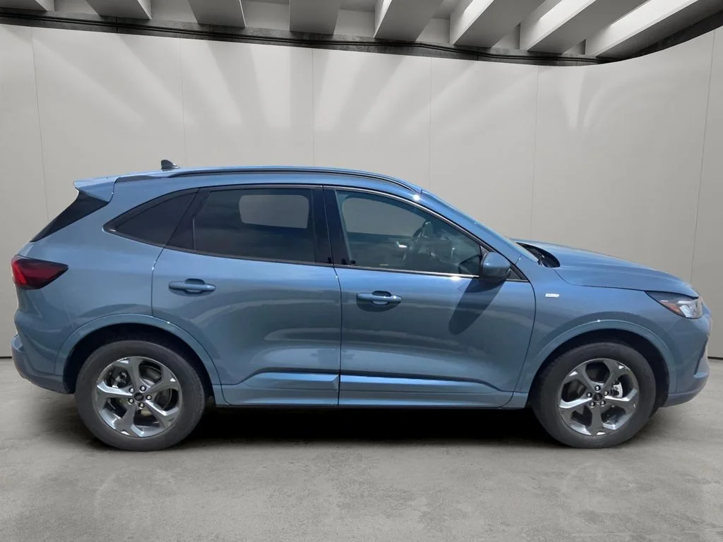 Used 2024 VAPOR BLUE METALLIC Ford ST-Line Select image 6