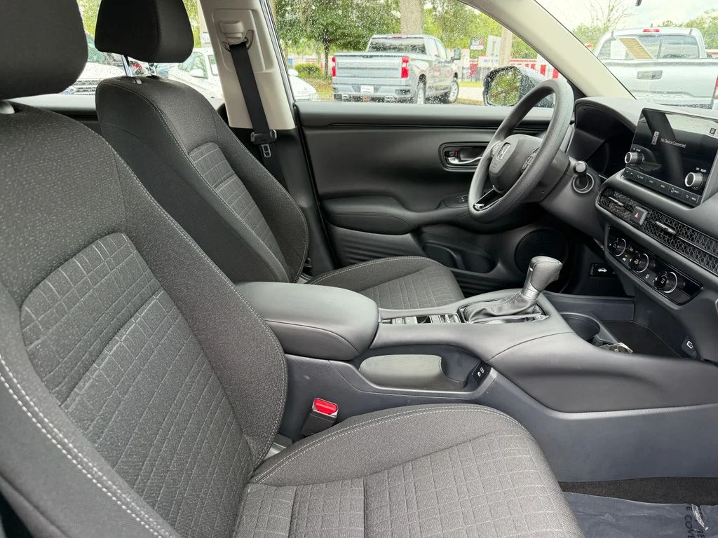 2025 Honda HR-V LX - Photo 9