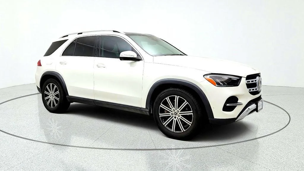 Used 2024 MANUFAKTUR Diamond White Metallic Mercedes-Benz GLE 450 4MATIC® SUV w/ 3rd Row Seating & Driver Assistance Pkg image 3