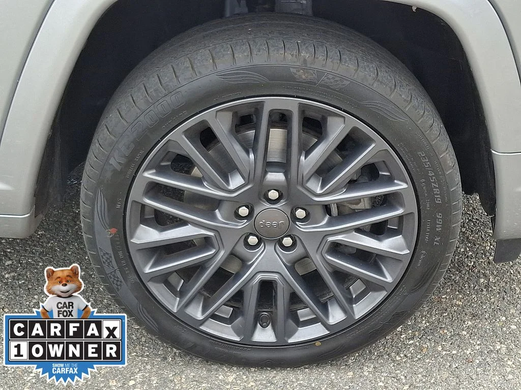 Certified Used 2023 Silver Jeep High Altitude image 7