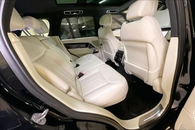 2023 Land Rover Range Rover SE - Photo 12