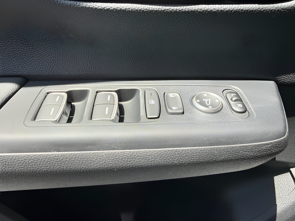 Used 2024 Silver Honda EX-L image 23