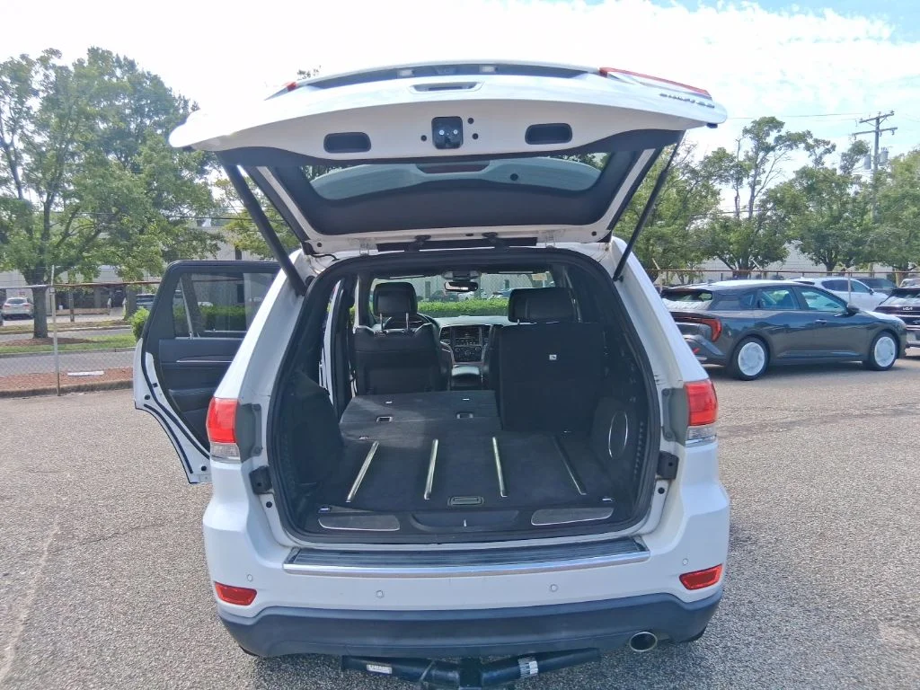 Used 2017 White Jeep Limited image 21
