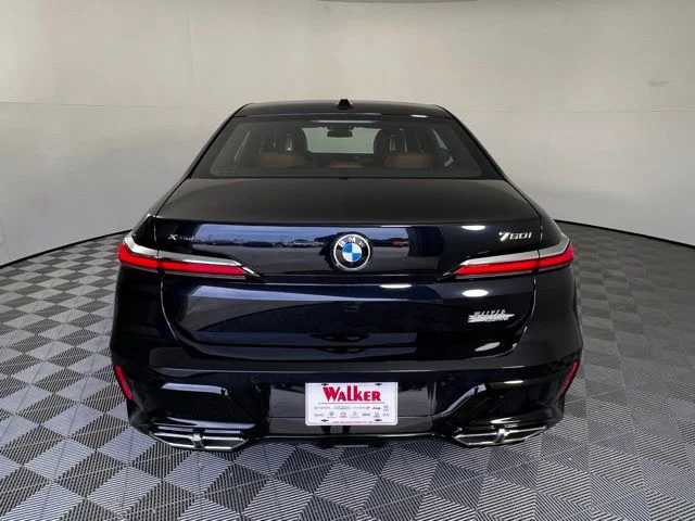 2025 BMW 7 Series 760i - Photo 6